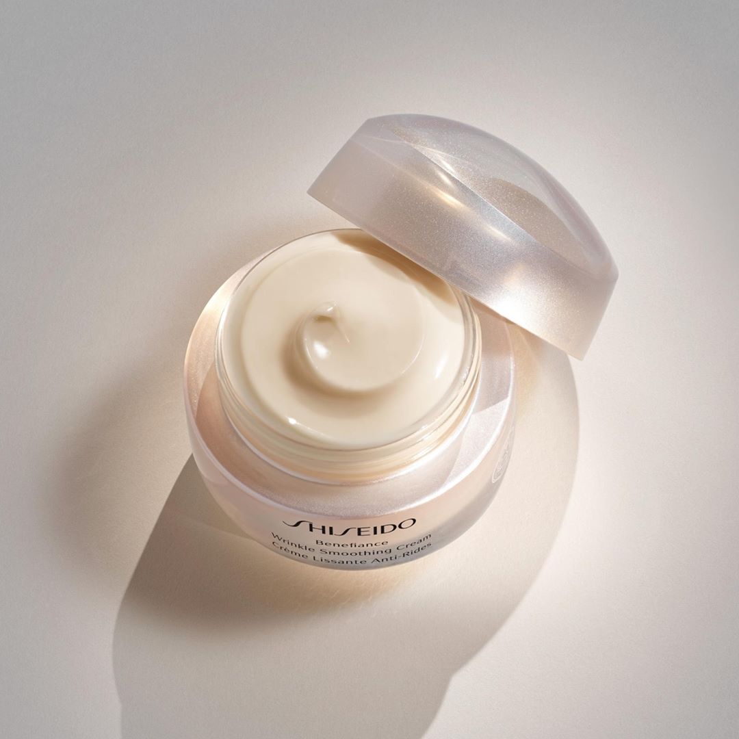 SHISEIDO - Faster, smarter wrinkle results with Benefiance Wrinkle Smoothing Cream. Visibly reduces wrinkles in just two weeks. Double tap if you love a double-duty cream that hydrates and fights wrin...