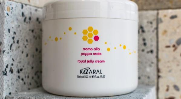 Маска для волос Kaaral Royal Jelly Cream Реконструирующая с пчелиным маточным молочком.