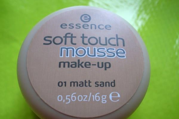 Essence мусс. Essence Soft Touch Mousse make-up. Эссенс мусс тональный 01. Essence Soft Touch Mousse 01. Тональный крем Essence Mousse.