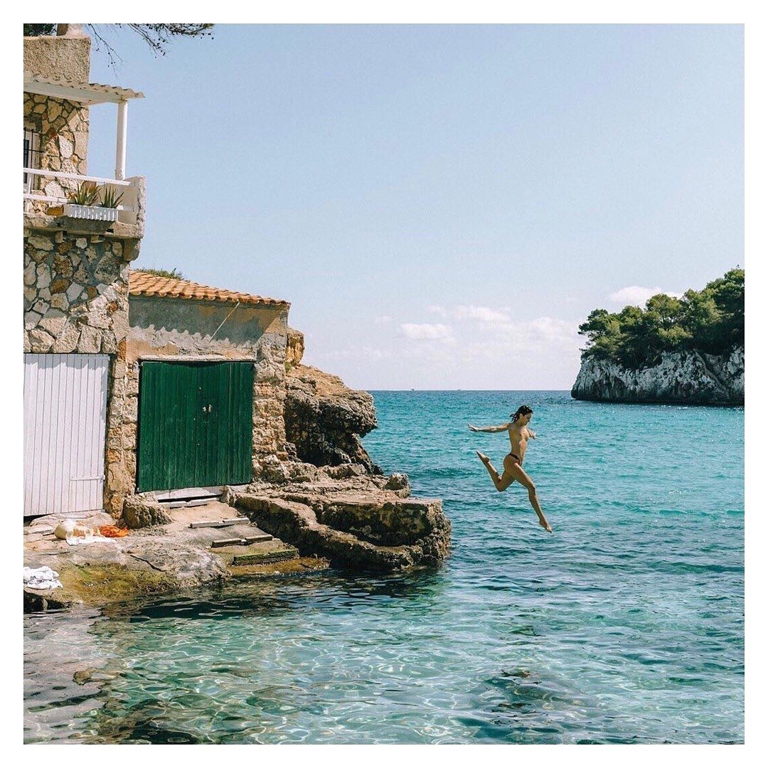 Thalgo France - Cap sur la French Riviera ! ⁠⠀
En ces fortes chaleurs un plongeon dans les eaux cristallines de notre belle Côte d’Azur serait très appréciable. N’est-ce pas ? 💦🌊⁠⠀
⁠⠀
#thalgo #lamervo...