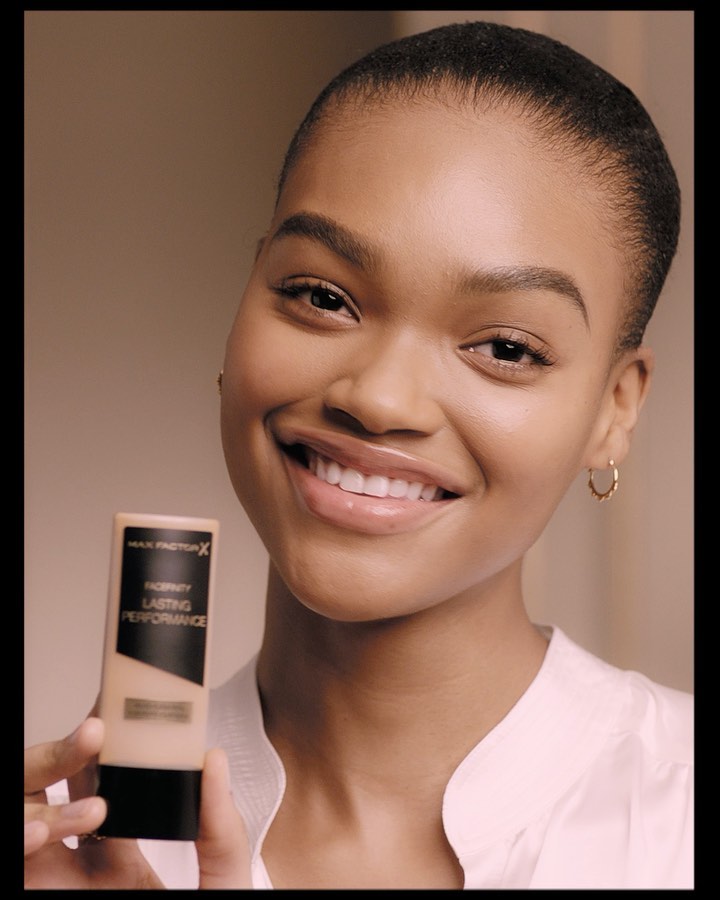 Max Factor - A flawless, natural looking base IS possible. Facefinity Lasting Performance foundation has a silky texture that is lightweight & glides over the skin, leaving you with a flawless finish....