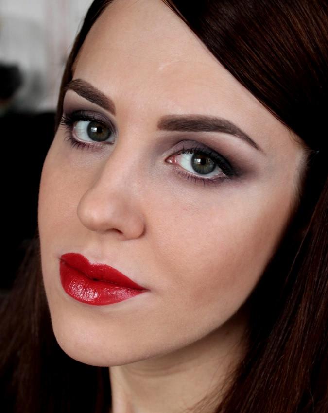 Визаж отзывы. YC collection макияж. Красивый отзыв визажисту за макияж. Clarins макияж видео. Отзывы о визажисте хорошие.