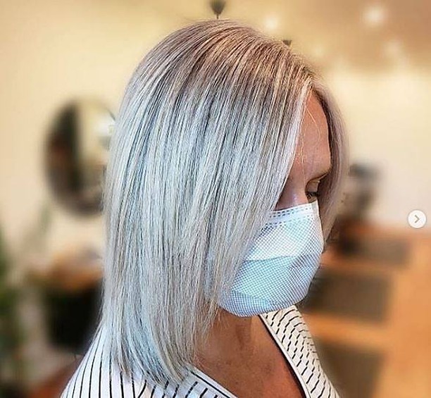 Schwarzkopf Professional - Who ’s getting used to the new normal? …@hairstylist_celine is with stunning work like this! 💛
For these gorgeous cool tones she lightened with #BLONDME Bond Enforcing Premi...