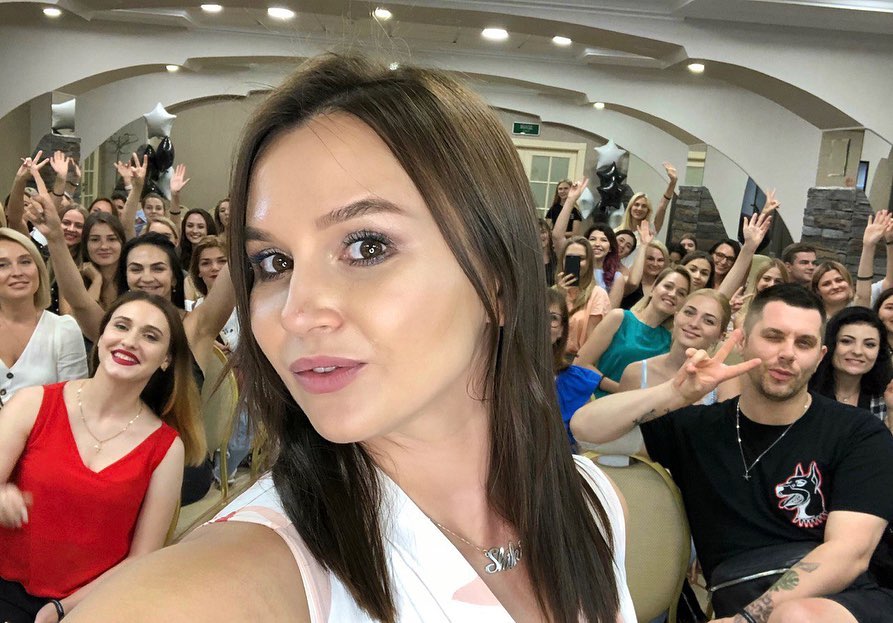 Наталья Шик /Makeup Artist - Каждый из нас — учитель
ᅠ
Для себя, ребёнка, партнёра, родителей, коллег. Кто-то для сотен или тысяч людей.
ᅠ
Я — учитель!
Хочу поздравить всех с этим праздником. И п...