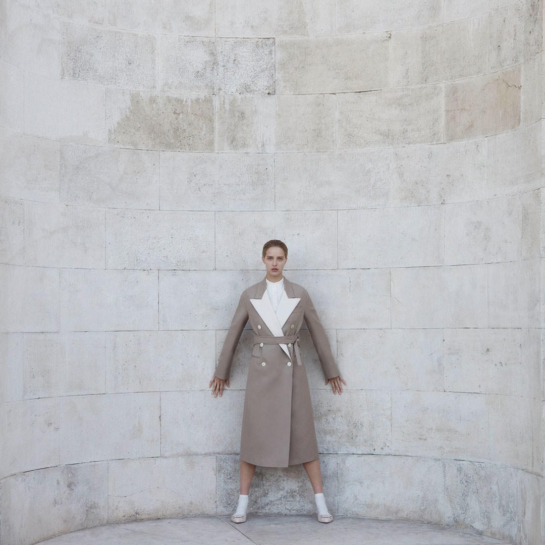 Salvatore Ferragamo - Italy’s kaleidoscope of craft, innovation and heritage permeates Salvatore Ferragamo’s Pre-Fall 2020, infusing the impeccably tailored collection with sculptural details and subt...
