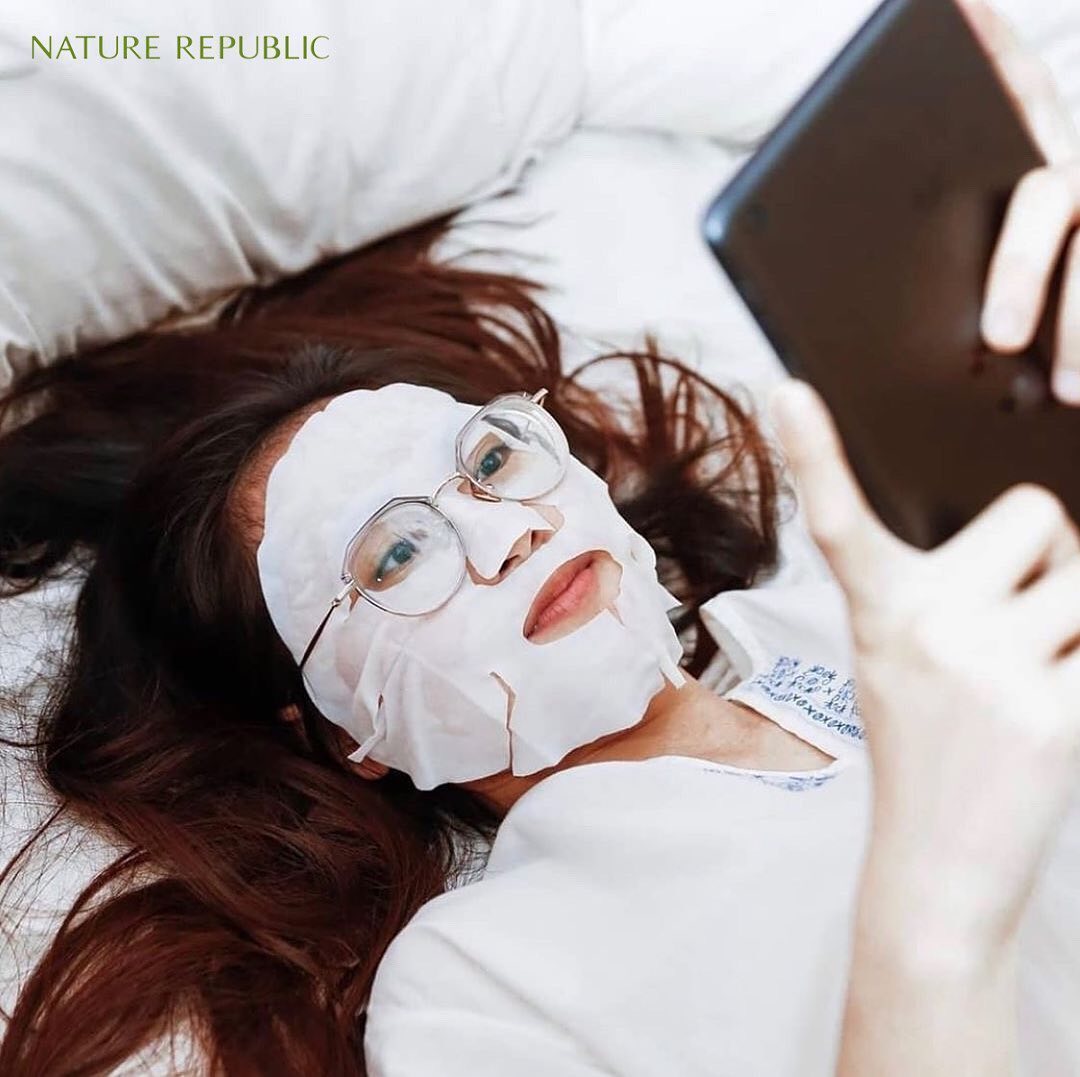 Nature Republic Россия - Девочки, признавайтесь: сколько часов в день вы проводите перед телефоном
⠀
1. часик и только
2. 2-4 часа
3. я работаю в телефоне, поэтому мое экранное время - вечность
4. я н...