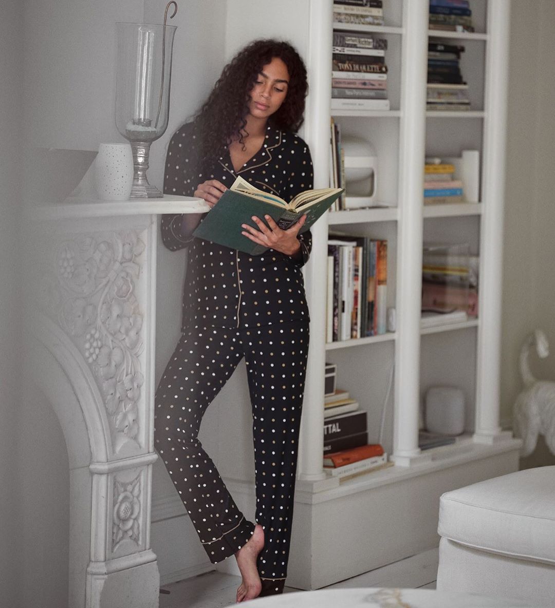 Intimissimi - Celebrating Sunday with a new pj.
{shirt: CL1355A-pants: PD1355A}
#intimissimi #italianlingerie #beautifulinyourownway
