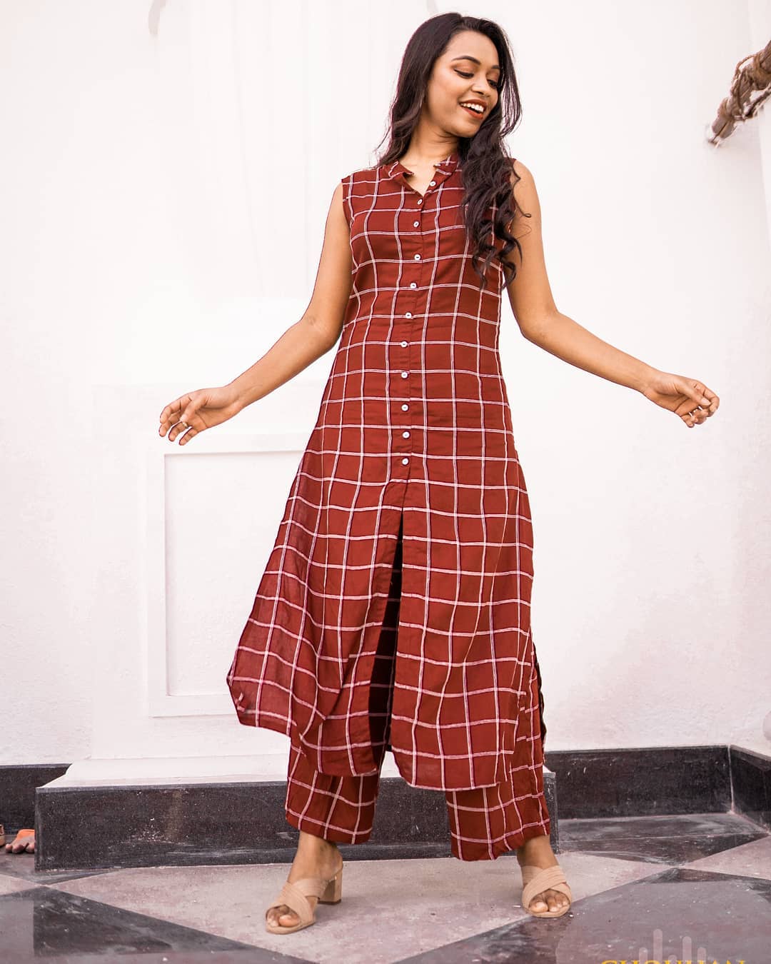 MYNTRA - Ethnic coordinates are a popular trend & geometric patterns make them all the more fun. 📸@grubmode
Look up style code: 8773391
For more on-point looks, styling hacks and fashion advice, tune...