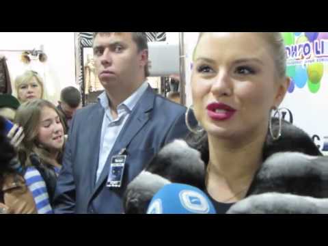 Анна Семенович на открытии галереи кожи и меха «Роксан». 14.09.2013