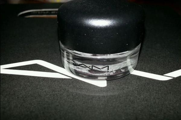 The first acquaintance with the eyeliner from MAC Fluidline Eye-liner Gel Macroviolet color - review