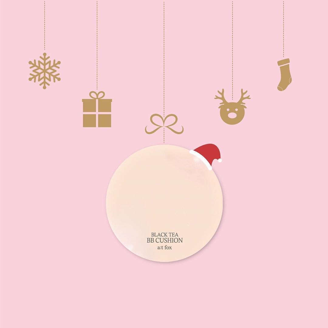 a:t fox Beauty 에이티폭스 뷰티 - Merry Christmas❤️
다들 행복한 크리스마스 이브 보내고 계신가요?😚
ㅤㅤ
행복한 크리스마스 보내세요🎄❤️
미리 메리크리스마스~~ ♡̷̷🎅🏻
ㅤㅤㅤㅤ

#크리스마스 #christmas #선물 #겨울 #겨울선물 #핸드크림 #핸드크림 #handcream #홍차비비 #비비쿠션 #비비 #쿠션  #수분크림 #...