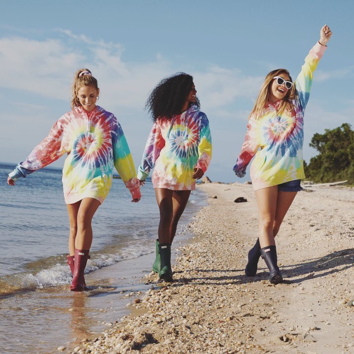 Ivory Ella - Why be just one color when you can be a whole rainbow? 😎 🌈  Shop our favorite tie dye hoodie above! #IvoryElla #GoingPlaces #EndlessSummer