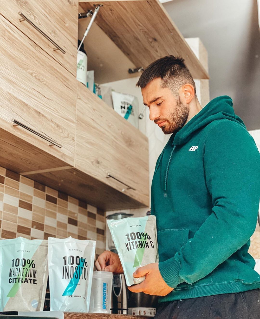 Myprotein Russia 🇷🇺 - "5 ИНТЕРЕСНЫХ ФАКТОВ О ВИТАМИНАХ
⠀
1. Любой приверженец здорового образа жизни заявит вам, что наилучшие витамины – естественные, содержащиеся в еде. Как бы презрительно многие н...