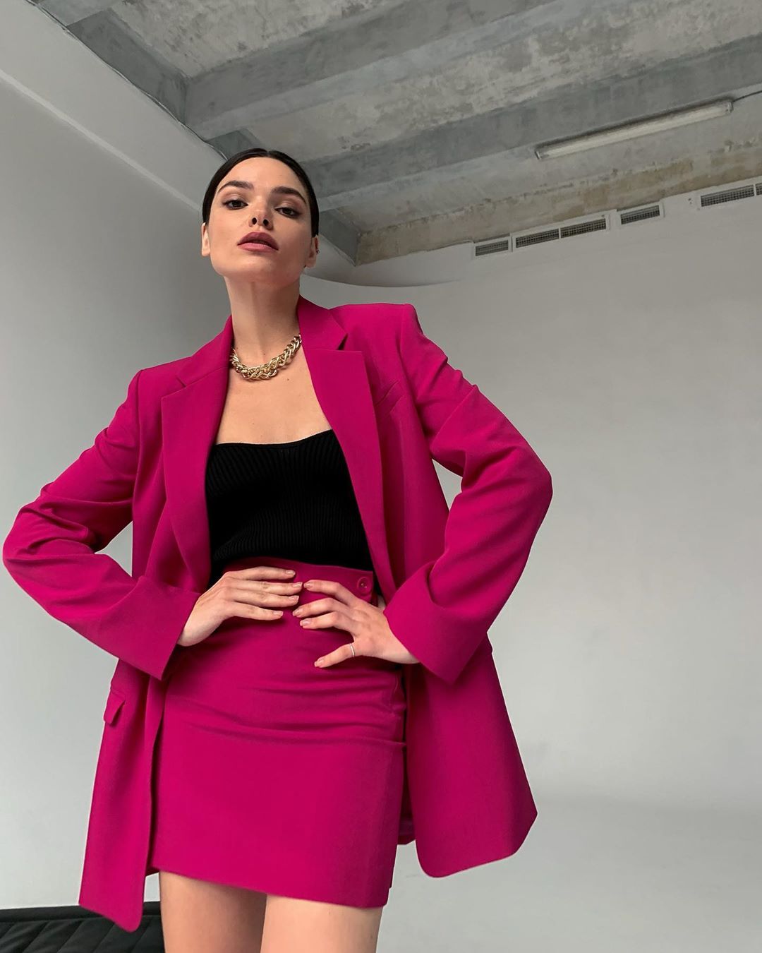 𝗧𝗢𝗣𝗧𝗢𝗣.𝗥𝗨 - Новое на TOPTOP.RU — костюм с oversize жакетом и мини юбкой в цвете фуксия 💕
мы сочетаем его с топом в рубчик и дерзкими сапогами в стиле military ⚡️

❗️ ВАЖНО ❗️ У нас только один аккаун...