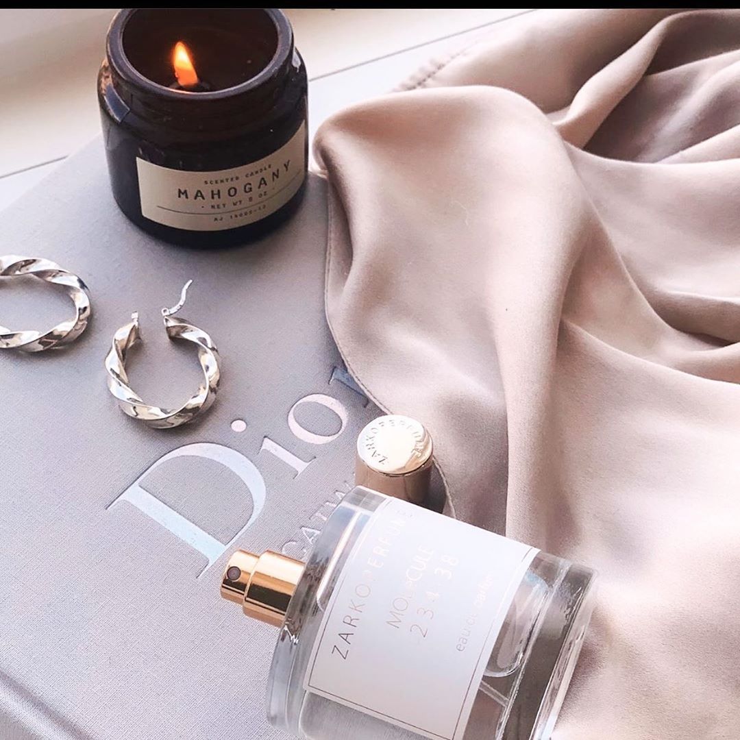 ZARKOPERFUME - in the mood for some MOLÉCULE 234•38 today! 🤍 let us know in the comments if you’ve tried it before! this photo is by @_louisechristensen 🤍
