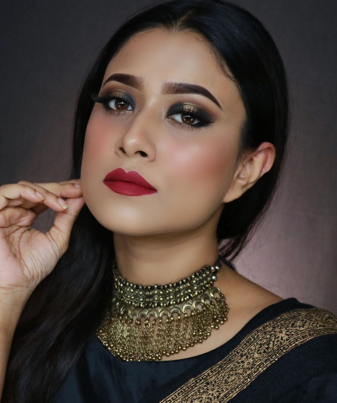 SUGAR Cosmetics - Time to bring out the A-game, festivities are right around the corner! ❤
In frame: @barshapatra_17

Products Used: 
☀️Contour De Force Mini Blush 04 Salmon Superstar
☀️Grand Finale S...