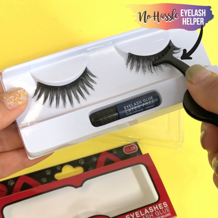 J. Cat Beauty - Our No Hassle Eyelash Helper makes the application process SO EASY☺️
.
.
.
#jcat #jcatbeauty #nohassleeyelashhelper 
#jcat #jcatbeauty #eyes #eyelashes #eyelash #tools #makeuptips #mua...