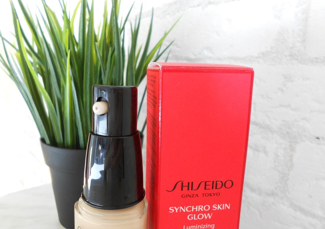 Shiseido флюид. Шисейдо синхроскин Глоу. Shiseido Synchro Skin Glow Luminizing Fluid Foundation. Shiseido Synchro Skin Glow Luminizing Fluid Foundation Rose 2. Шисейдо флюид 45+.