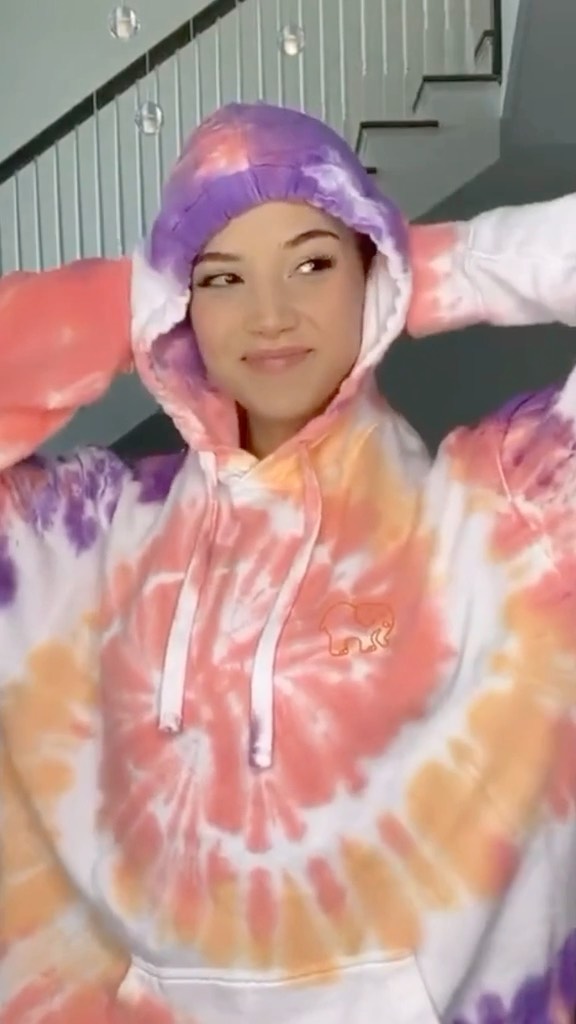 Ivory Ella - How many hoodies is too many?? Asking for a friend 😉 @rominagafur #ieforme #ivoryella #tiedye