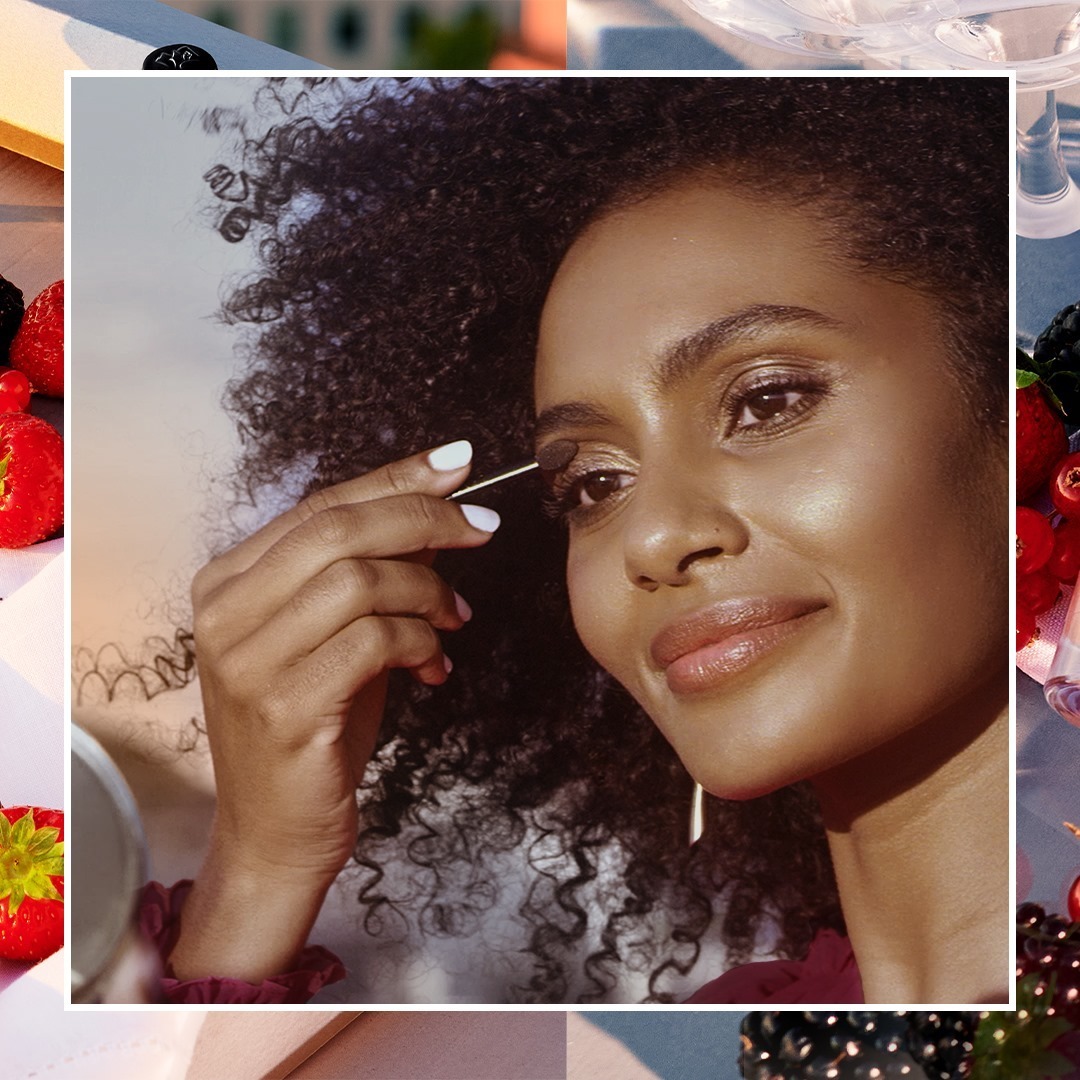 Lancôme Official - Show up to your evening date looking effortlessly romantic and enjoy.
Get the look: 
LIPS: L’Absolu Mademoiselle Balm 002
CHEEKS: Teint Idole Ultra Custom Highlighting Drops
in Bron...