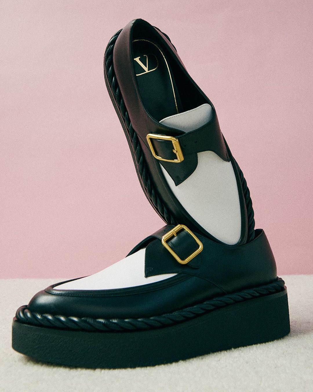 MATCHESFASHION Woman - The endless styling possibilities of flats are refreshed in #ValentinoGaravani’s playful buckled flatforms – perfect for an everyday lift. 
Tap the link in bio to discover loafe...