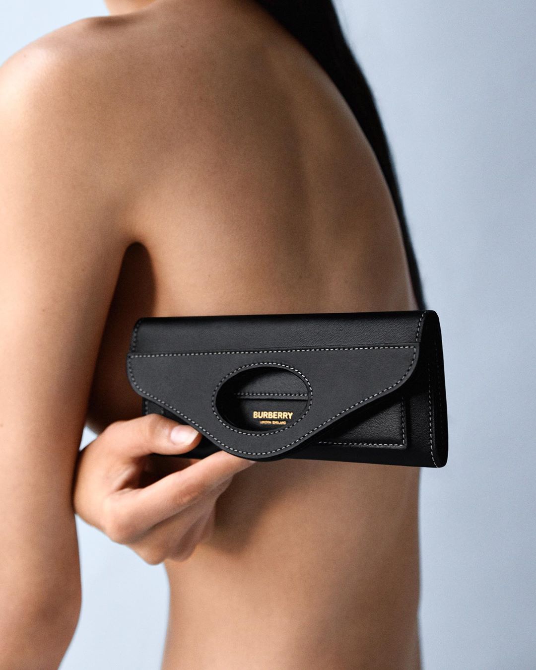 Burberry - Shop now – #TheBSeries 17 September 
.
Introducing a fresh iteration of #ThePocketBag - a preview of the Spring/Summer 2021 collection. Reworked as a mini clutch that’s perfectly sized for...