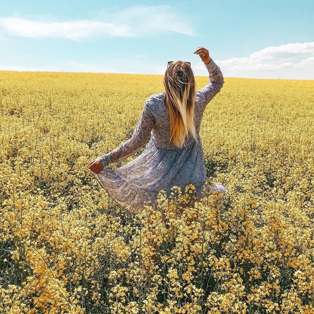 bonprix - That summer feeling! ☀️ Thank you, @natalia.beben for this beautiful summer outfit inspo! Use #bonprixitsme with your OOTD for your chance to be featured on our feed 🔍 (similar dress) 959165...