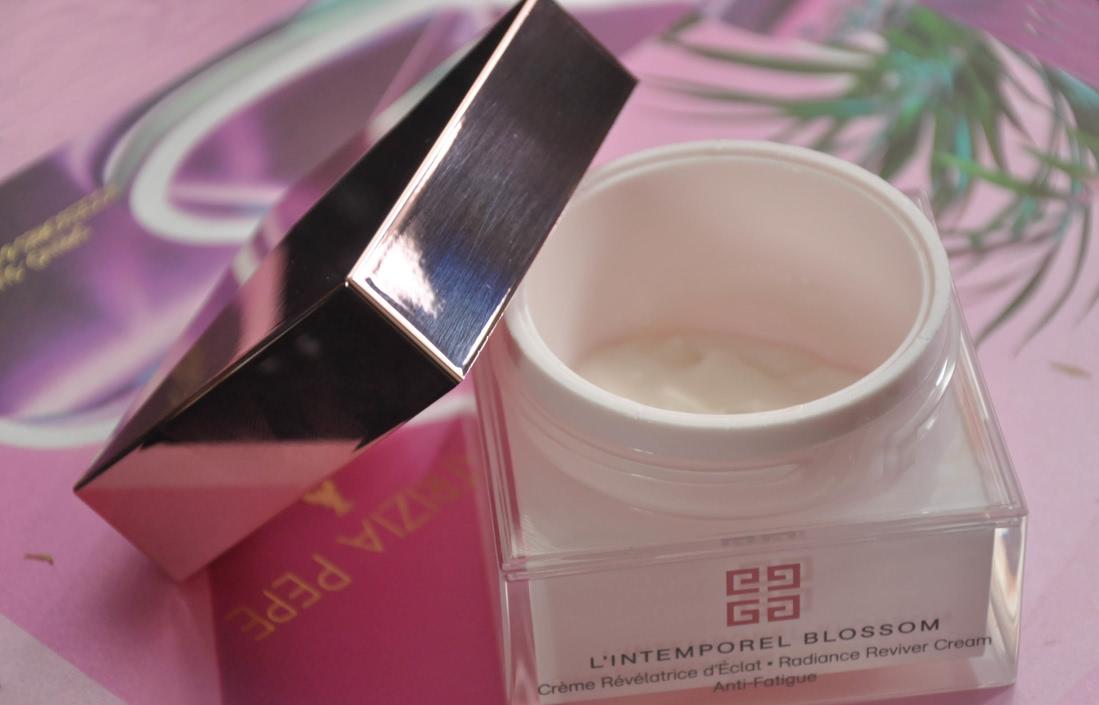 Givenchy L'intemporel Blossom radiance reviver cream anti-fatique - Крем для сохранения молодости и сияния кожи
