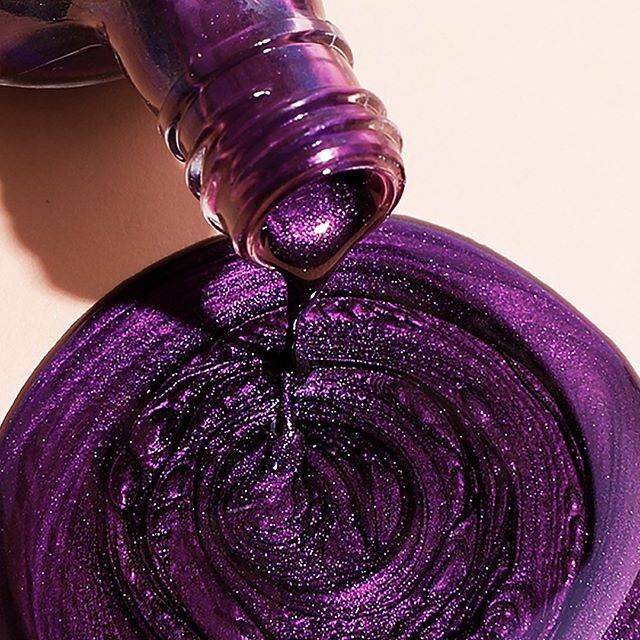 Sally Hansen - This Plum Euphoria Shade has us star struck 🤩