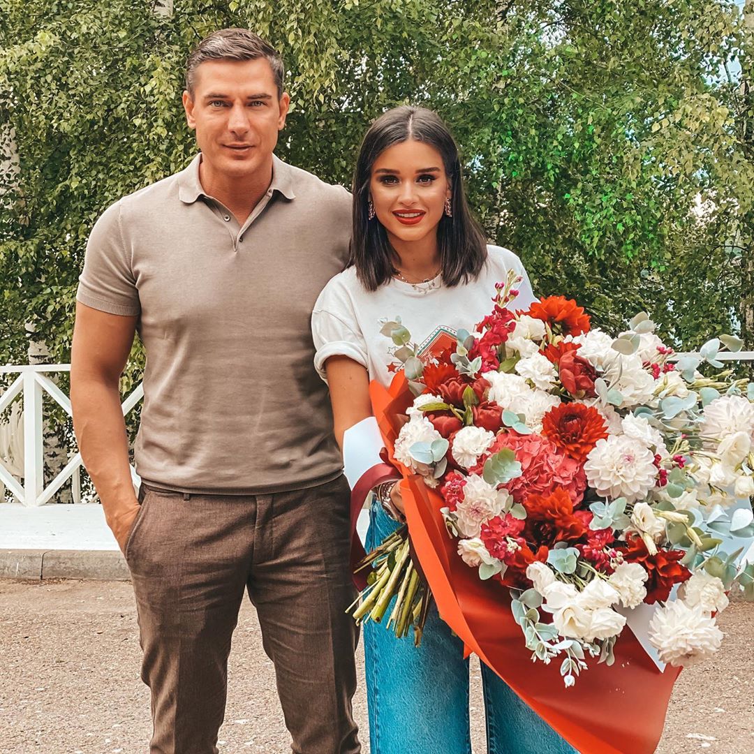 Ксения Бородина - Взрослые мы стали 🤣🤣🤣мы стали  редко выкладывать совместные фото, но от этого наши отношения не стали хуже поверьте. Каждый раз давать отчеты, если вдруг мужа нет в кадре совсем не...