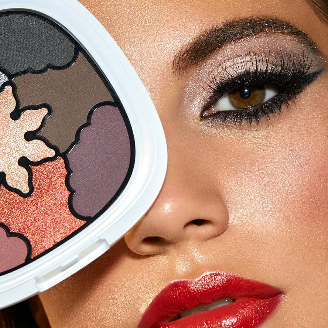 Kiko Milano Russia - Одна палетка — бесконечные возможности для макияжа 🔥
⠀
В палитре MAXI EYESHADOW PALETTE собраны трендовые холодные оттенки, которые отлично подойдут на эту осень 🍂 Чередование мат...