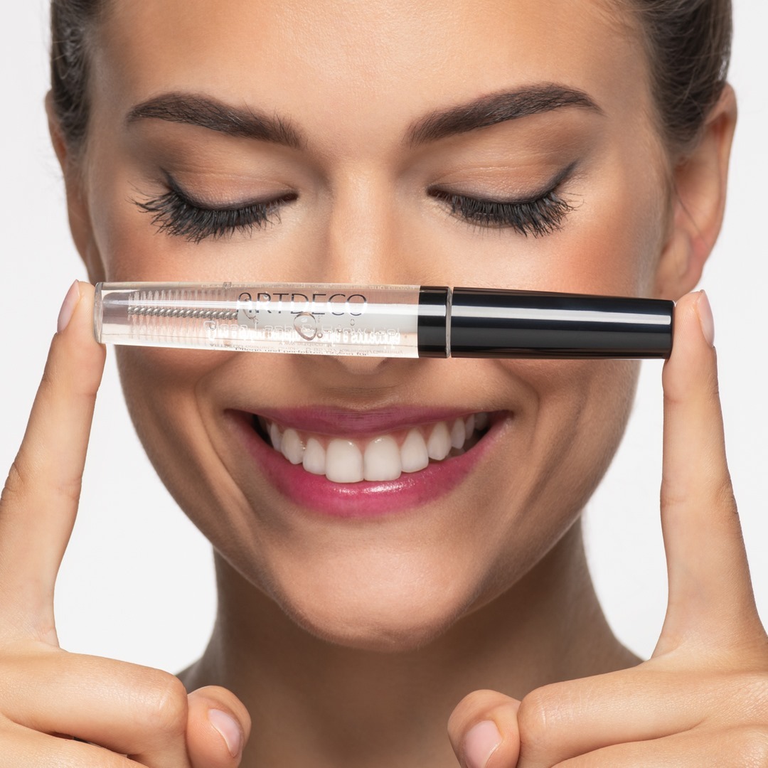 ARTDECO - No more worries about disheveled eyebrow hairs. Our Clear Lash & Brow Gel fixes your eyebrows instantly. It also provides protection for your eyelashes.⠀⠀⠀⠀⠀⠀⠀⠀⠀
⠀⠀⠀⠀⠀⠀⠀⠀⠀
#artdecocosmetics...