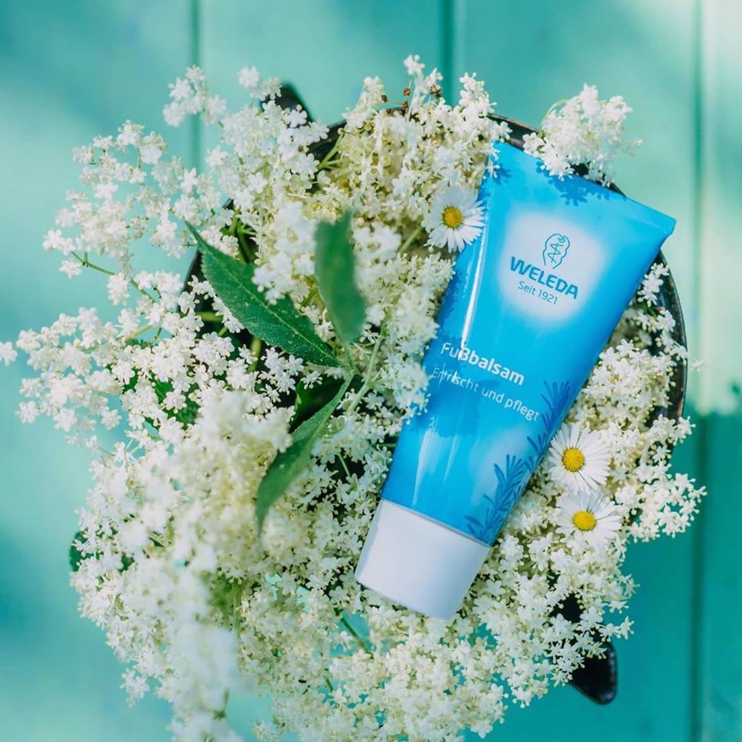 Weleda Russia - Впереди целый месяц лета! И если в ваших планах долгие прогулки по любимому городу или трекинги на природе, позаботьтесь о лёгкости и свежести ног 🌿
Бальзам для ног @weledarussia с бе... Weleda Russia - Впереди целый месяц лета! И если в ваших планах долгие прогулки по любимому городу или трекинги на природе, позаботьтесь о лёгкости и свежести ног 🌿
Бальзам для ног @weledarussia с бе...