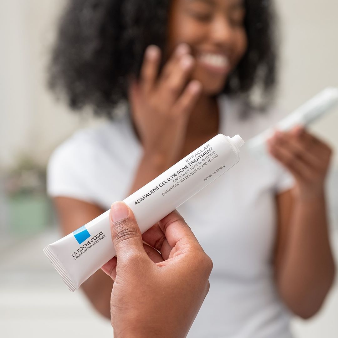 La Roche-Posay USA - Struggling with breakouts, blemishes, blackheads, clogged pores?⁣
Our #Effaclar Adapalene Gel 0.1% is a prescription–strength topical retinoid #acne treatment. This acne treatment...