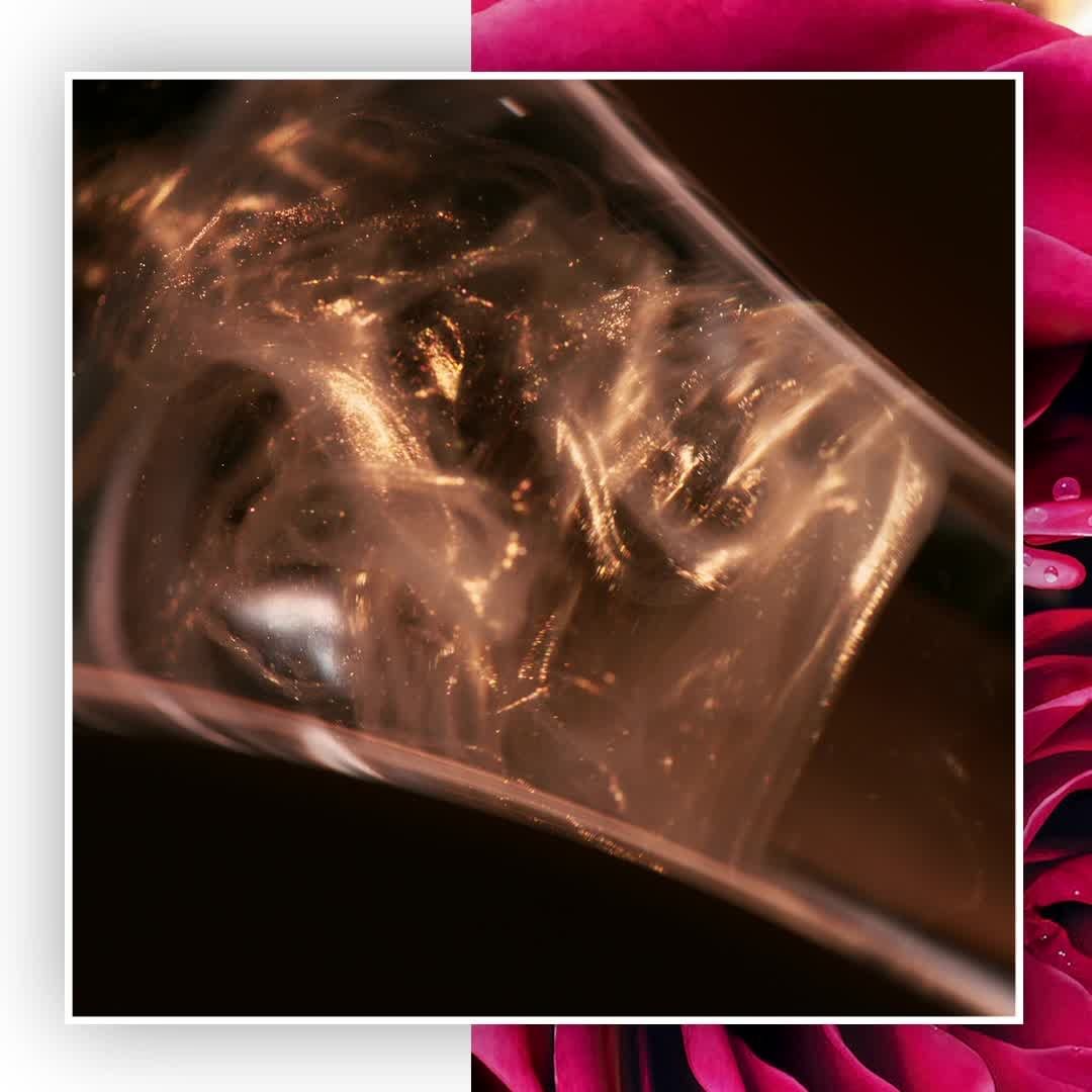 Lancôme Official - Absolue Ultimate Repair Bi-Ampoule dual-layer formulation blends together pure oleo-distillate, tri-ceramides and the exclusive Premier Cru of French Roses to nourish, revitalize, a...