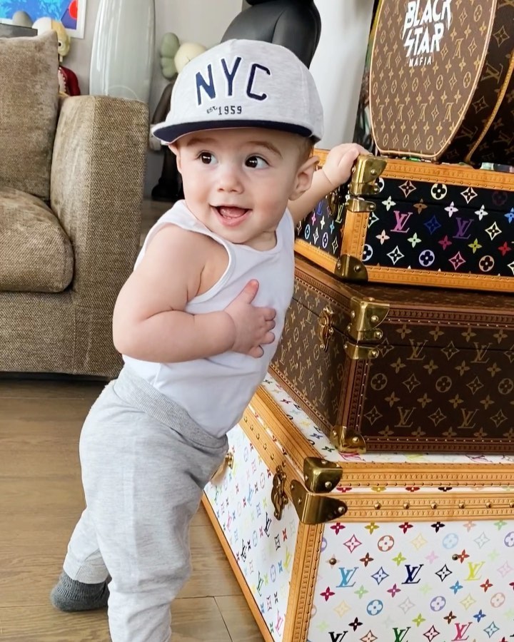 Доминик с сыном форсаж. Сын тимати 2022. Мальчики которые стали девочками. Corey maison и мать. Мама делает из мальчика девочку.