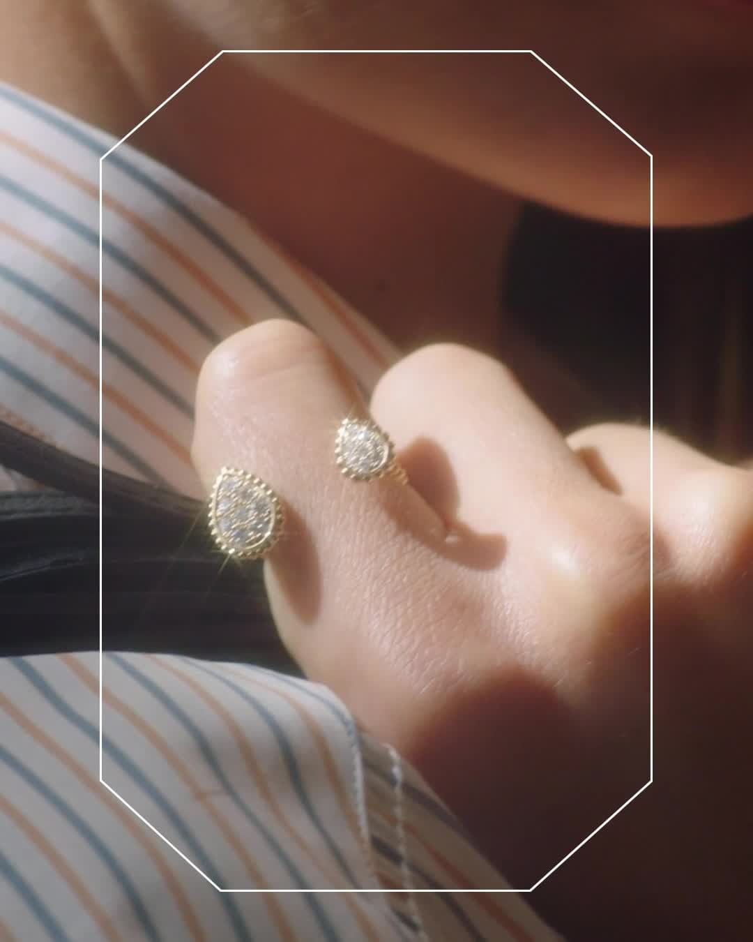 Boucheron - What are you running after in 26 place Vendôme scales?
⁣#SerpentBoheme