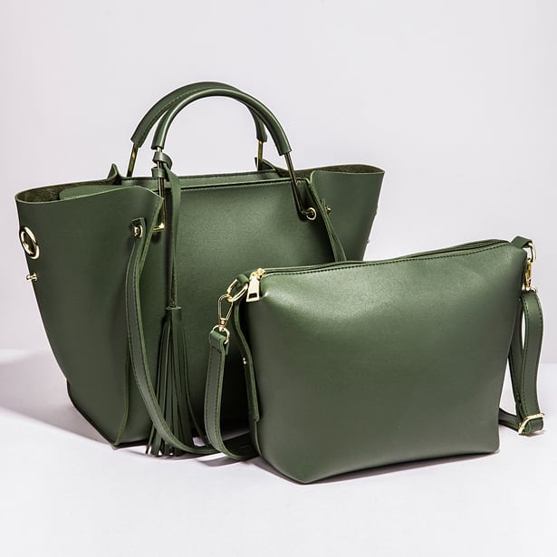 Shop24.ru - Сумка цвета оливы довольно-таки универсальный аксессуар. Подходит ко многим нарядам и на любой сезон. Возможность носить внутреннюю сумку отдельно делает из одной сумки две. 🚚Доставка по в...