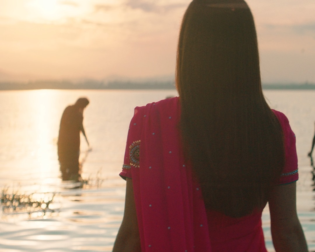 Armani beauty - I AM WHAT I LIVE

@AdriaArjona enjoying a moment of serenity and calm as the sun glistens on the river. 

Credit: @HunterandGatti 

#Armanibeauty #ArmaniMyWay #IamWhatILive #fragrance