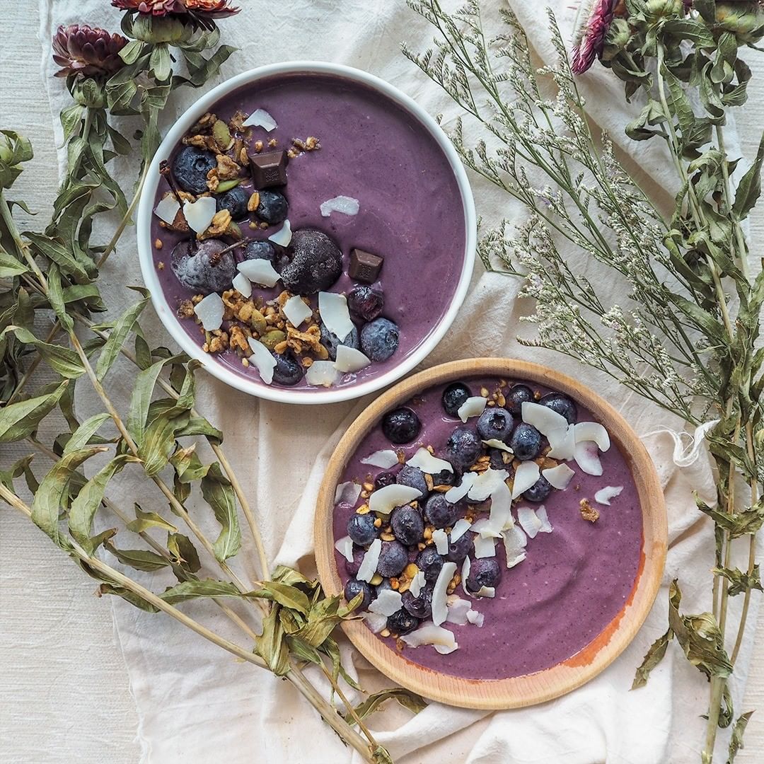 BODY NATUR - ¿Has oído hablar del Açaí? Es uno de los ingredientes que puedes encontrar en la fórmula de alguno de los productos de la nueva gama de cuidado corporal Body Natur. 
Se trata de un fruto...