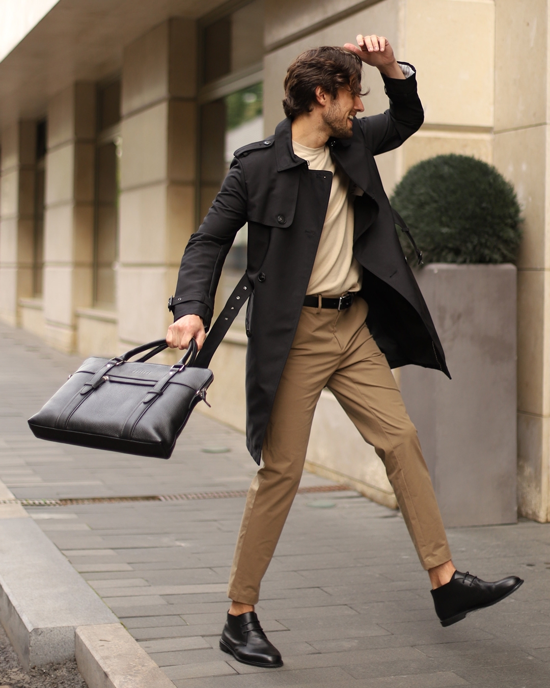 Кожаные сумки и рюкзаки - Нам нравится создавать для вас качественные и функциональные изделия из кожи. Ваши эмоции от покупки для нас бесценны. Спасибо, что выбираете нас 🙌
⠀
На фото сумка Brialdi HA...