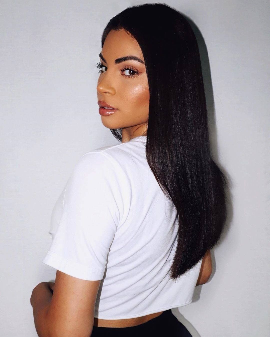 John Frieda US - Regram: @nazaninkavari i #ad You guys know how much I LOVE sleek shiny hair😍 Check out the link in my bio to see how I get this look using the @johnfriedaus Frizz Ease collection! The...
