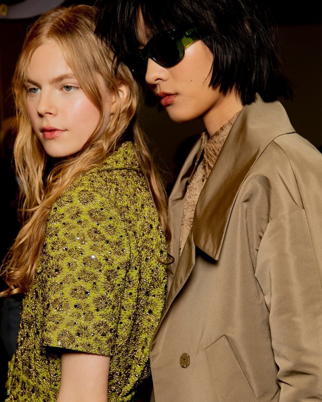 Rochas Paris - PERFECT COMBINATION

Softer hues bring balance to the shiny and bright silhouettes of the #RochasSS20 collection.

#rochas  #alessandrodellacqua #SS20 #RochasSS20