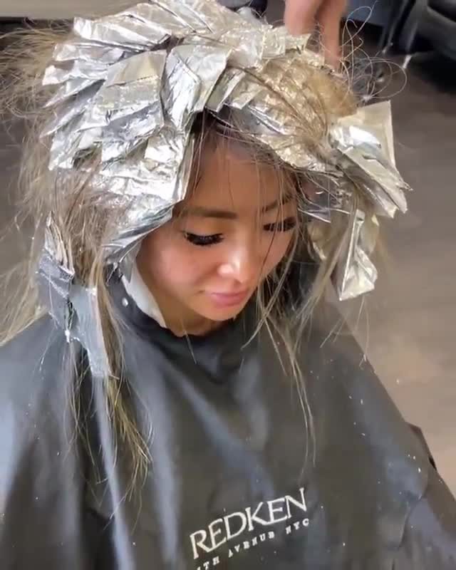 Redken - Blonding can be both healthy and beautiful. How? Choose Flash Lift Bonder Inside, which helps protect bonds to keep fibers strong during lightening, & Shades EQ Gloss, with a gentle acidic fo...