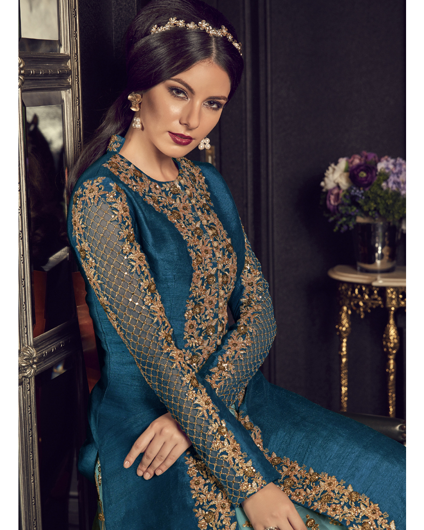 Mirraw - Shop the pretty teal blue embroidered silk anarkali on @mirraw.⁣⁣
Product ID : 2823849⁣⁣
Shop now.⁣⁣
.⁣⁣
.⁣⁣
#Trendy #Salwar #Mirrawstyle #Ethnicwear #Mirraw #Mirrawindia #Mirrawclassique #Sh...