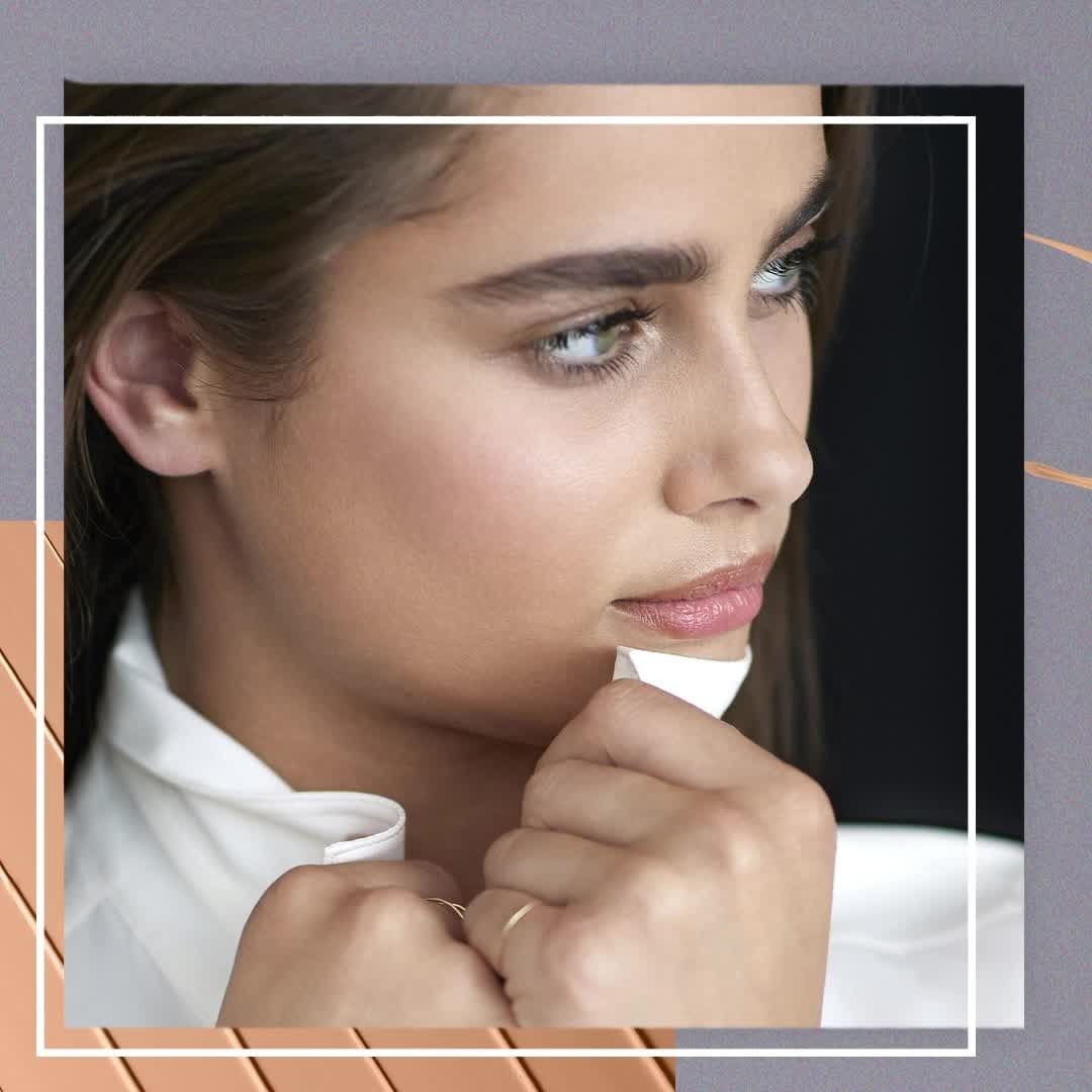 Lancôme Official - Love your make-up, but not enough to see it on your clothes? Teint Idole Ultra Wear is a transfer-free foundation that stays put for 24H so you can enjoy flawless skin all day long....