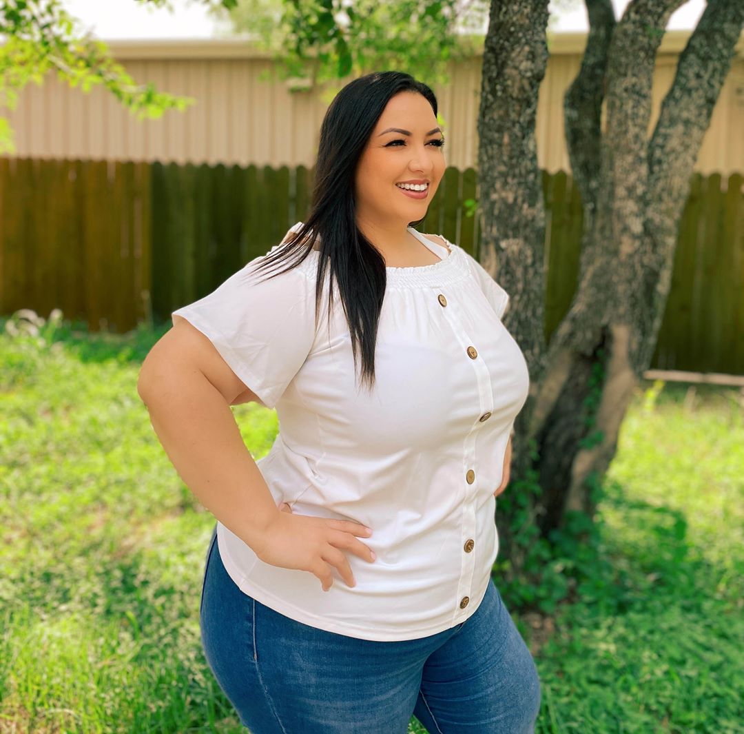 Rosegal - Plus Size Cold Shoulder Mock Button Blouse⁣
Reviewed by @i.am.ana.victoria⁣
👉Bio Link⁣
Search ID: 468458802⁣
Price: $20.56⁣
Use Code: RGH20 to enjoy 18% off!⁣
#rosegal #plussizefashion #Rose...