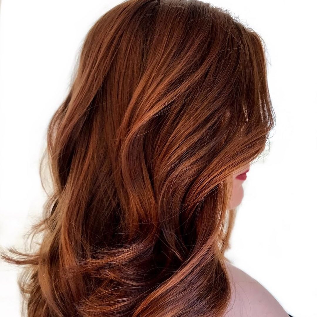 Schwarzkopf Professional - Bring out your inner VIBRANCE! 🧡

*Formula* 👉  @erinl.lambertused#IGORAVIBRANCE for this foxy number…
Roots: 5-7 + 7-7 + 5-0 (13 Vol.)
Ends 1: 7-77 (13 Vol.)
Ends 2: 9/7 (13...