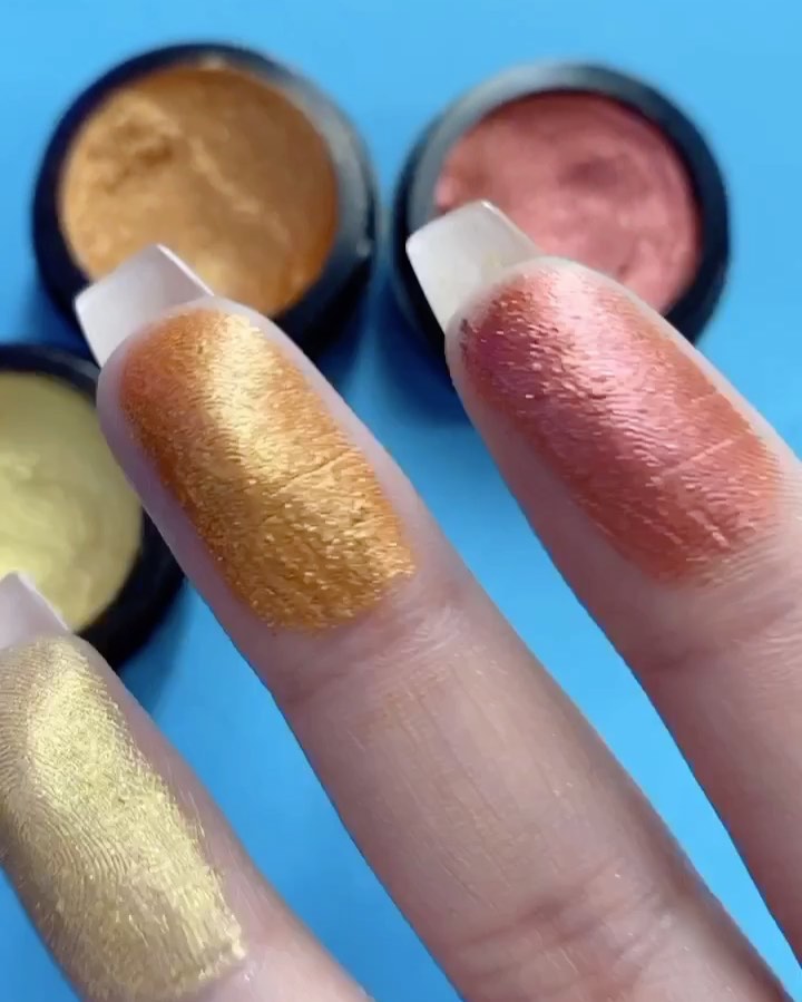 J. Cat Beauty - We’ve got NEW Pris-Metal Chrome Eye Mousse bundles! Get these three shades for only $14.99🔥🔥🔥
.
.
.
#jcat #jcatbeauty #prismetalchromeeyemousse #eyes #wakeupandmakeup #beauty #makeup #...