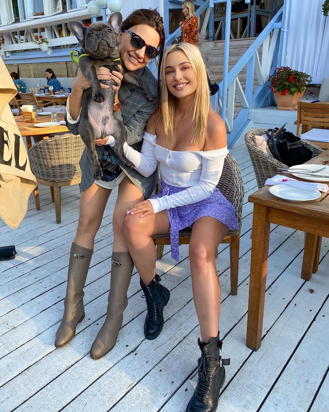 Natalia Rudova - Если вам не так же хорошо.. то не зовите нас на этот праздник😂👋❤️ 
P.s( Нам даже разрешили не на долго украсть песика Гомера с соседнего стола😜)